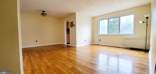 9734 Glen Ave, Silver Spring, MD 20910-1136