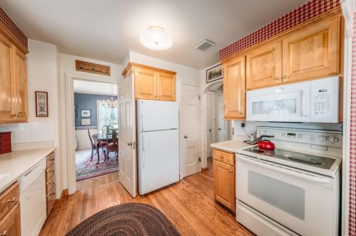 2611 Pasadena Blvd, Milwaukee WI 53226-1950 exterior