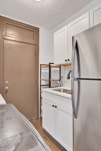 842 Ainslie St, Chicago IL  60640-3949 exterior