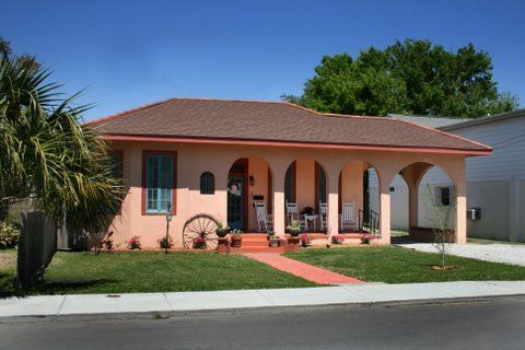 305 Main St, Bay Saint Louis, MS 39520-4411