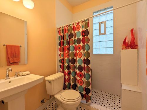 1856 Berenice Ave, Chicago IL 60613-2720 exterior