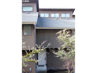 2255 Ridgeway Dr, Eugene OR  97401-6554 exterior