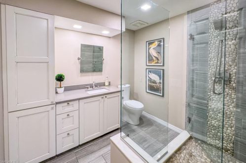 201 Woodshire Ln, Naples FL 34105-7429 exterior