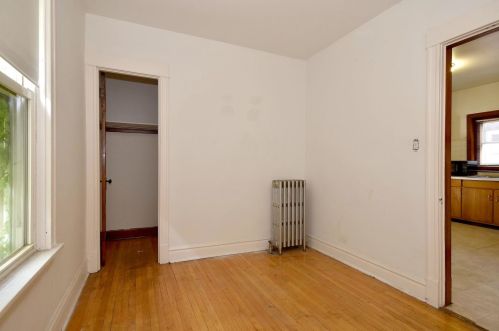 3854 Claremont Ave, Chicago IL 60618-3820 exterior