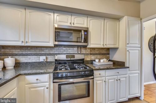 3555 Martha Custis Dr, Alexandria VA 22302-2003 exterior