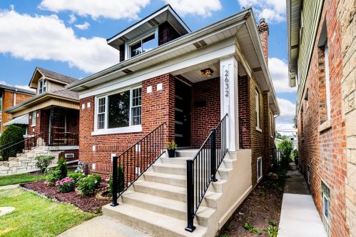 2632 75th Ct, Chicago, IL 60707-1424