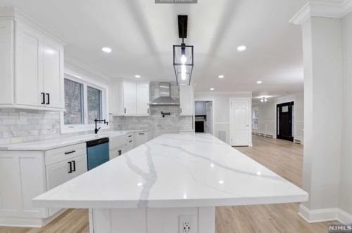 462 Laurel Ln, Kinnelon NJ  07405-3122 exterior