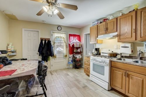 1645 Church St, Rahway NJ 07065-3424 exterior