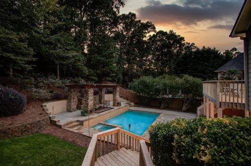 4012 Leprechan Way, Duluth GA 30097-8151 exterior