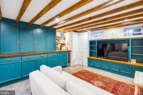 240 Fairmount Ave, Philadelphia PA  19123-2928 exterior