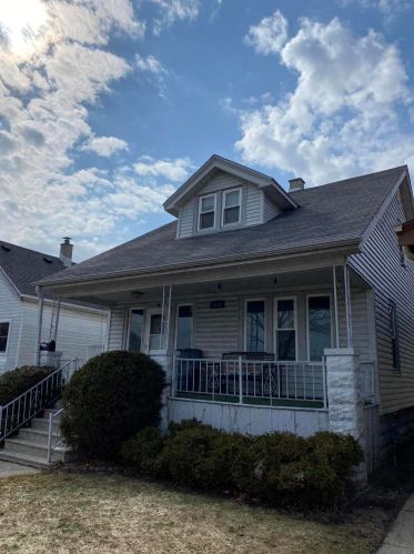 2147 74th St, Milwaukee, WI 53219-1237