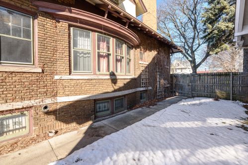 1139 Layton Blvd, Milwaukee WI 53215-1654 exterior