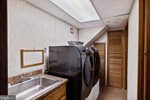 79 Orchard Ave, Runnemede NJ 08078-1356 exterior