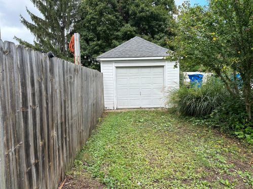 203 Oak Grv Ave, Kalamazoo MI 49004-1306 exterior