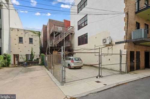 606 2nd St, Philadelphia PA 19133-3303 exterior