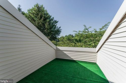 1310 Foxmeadow Dr, Limerick PA 19468-1556 exterior