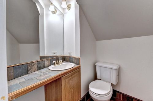 8388 Lake Dr, Lithonia GA  30039-5724 exterior