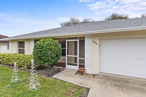 1808 Fears Ave, Fort Pierce FL  34953-4526 exterior