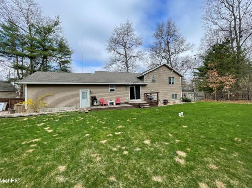 1208 Abby Ct, Meskegon, MI 49442-4992