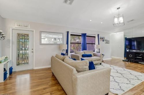 5401 26th Ave, Naples, FL 34116-7503