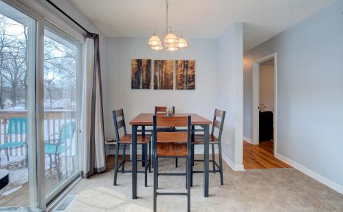 1516 Southlawn Dr, Wyoming MI exterior