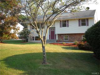 7 Sunset Dr, Patterson, NY 12563-2311