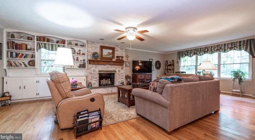 6714 Deer Spg Ln, Middletown MD 21769-6634 exterior