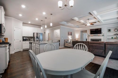 4303 Clubside Dr, Gainesville GA 30504 exterior