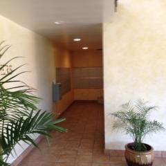 10941 Strathmore Dr, Los Angeles CA  90024-2472 exterior