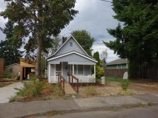 9935 Knight, Portland OR  97266-4413 exterior