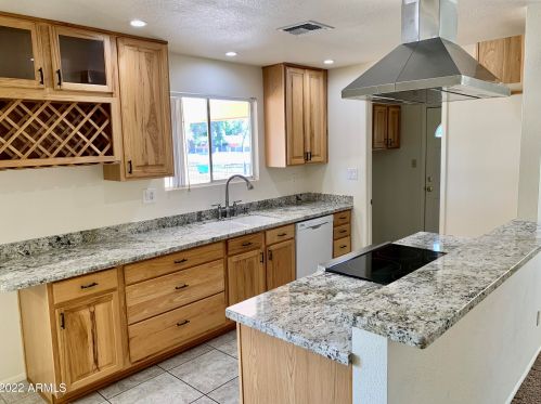 7610 33rd Ave, Phoenix AZ  85051-7410 exterior