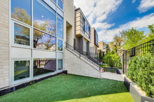 1722 Mozart St, Chicago, IL 60647-5110