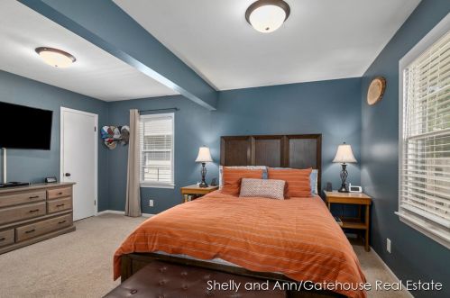 3800 Perry Ave, Wyoming MI 49519-3652 exterior