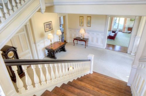 30 Red Cross Ave, Middletown RI 02840-3353 exterior