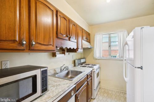 1208 Ruatan St, Silver Spring MD 20903-3321 exterior