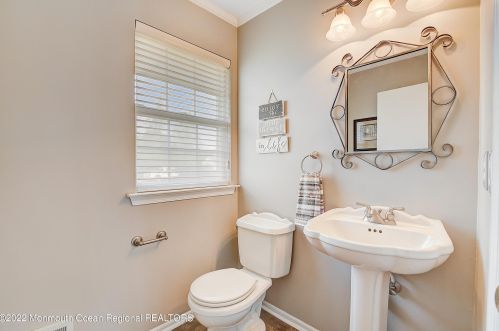 5 Hummingbird Way, Jackson Twp NJ exterior