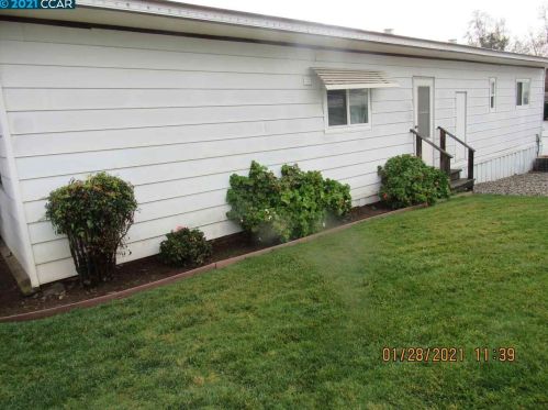 2109 Dalis Dr, Concord CA 94520-5423 exterior