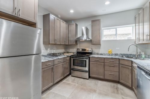 6537 Vernon Ave, Chicago IL 60637-3213 exterior