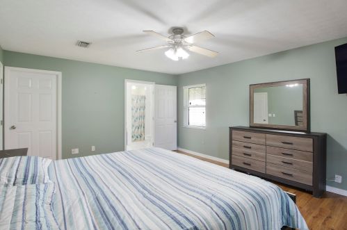 310 Rosewood Dr, Fort Pierce FL  34947-3424 exterior