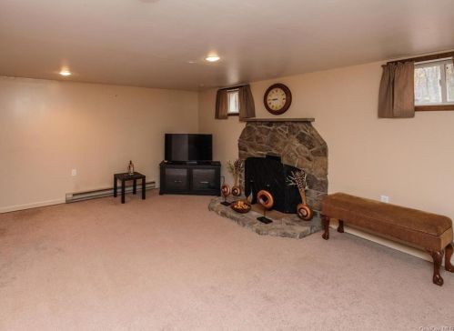 310 Comfort Trl, Montgomery NY 12549-1977 exterior