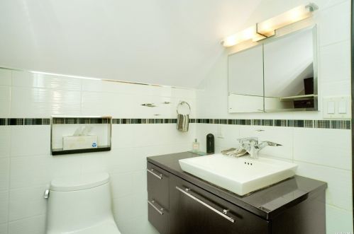 145 Chester St, Valley Stream NY 11580-4210 exterior