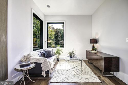 6160 Hardy Dr, Mc Lean VA 22101-3112 exterior