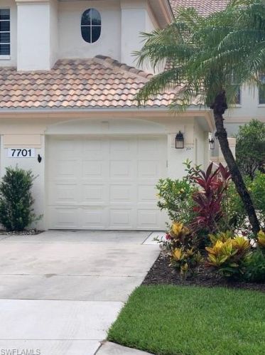 7701 Gardner Dr, Naples FL 34109-0625 exterior