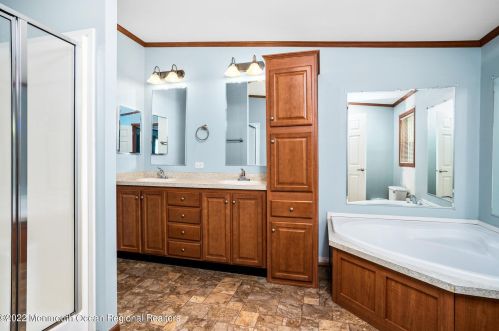 166 Arnold Dr, Lakehurst NJ 08759-5401 exterior