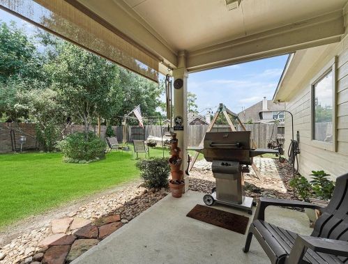 17415 Rainer Vly Ln, Humble TX 77346-8249 exterior