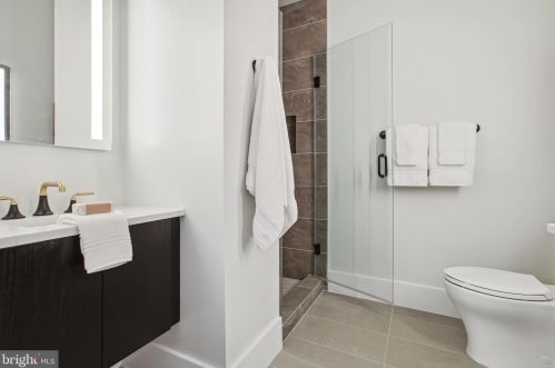 1416 A St, Washington DC  20003-1523 exterior