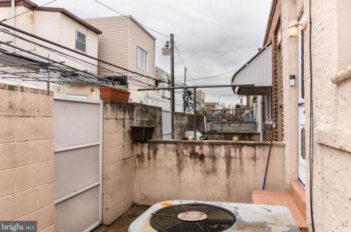 2433 Camac St, Philadelphia PA 19148-3510 exterior