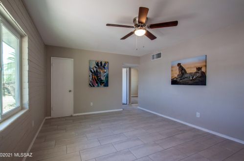 2202 Poquita Vis, Tucson AZ  85713-5128 exterior
