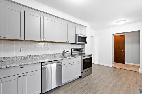 4729 Mcculloch St, Duluth MN 55804-1933 exterior