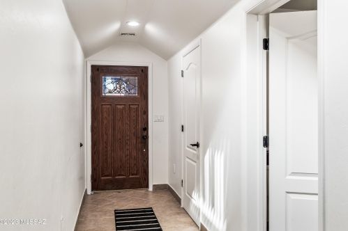 7494 Deeps Way, Tucson, AZ 85710-8404